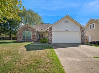 2212 SW Wolf Run Ct, Claremore, OK 74019