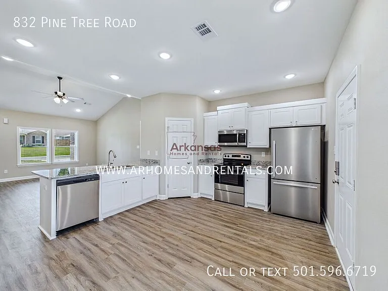 832 Pine Tree Rd — Photo 5