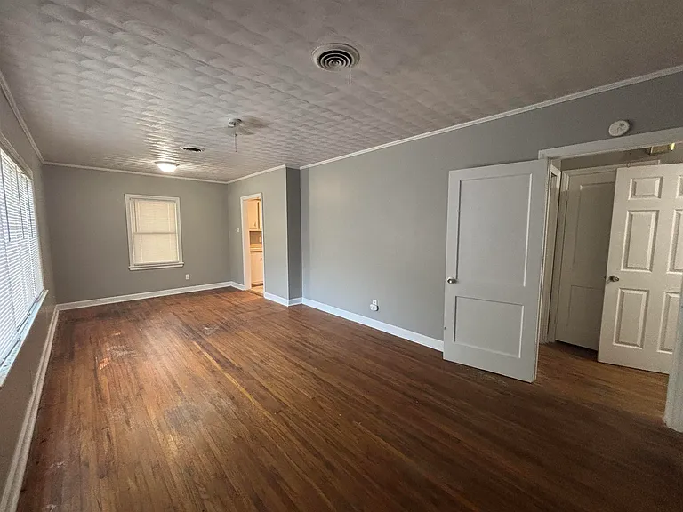 1294 Pallwood Rd — Photo 2