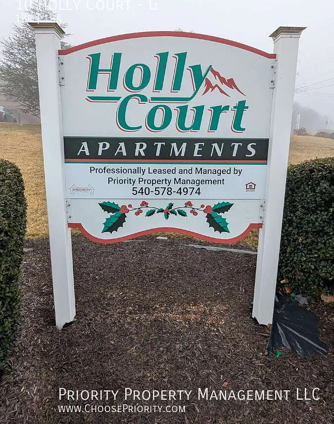 Spacious 1BR/1BA End Unit Near JMU, High-Speed WiFi Included! — Photo 3