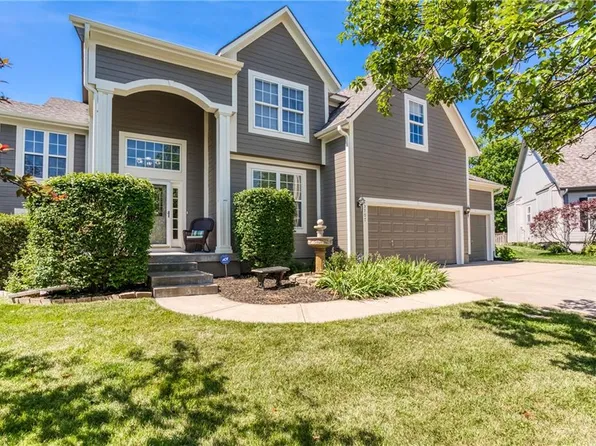 23707 W 54th St, Shawnee, KS 66226