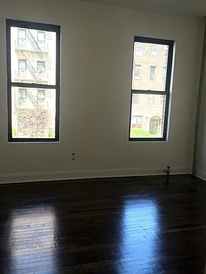 Rented by Delmark Realty LLC | media 17