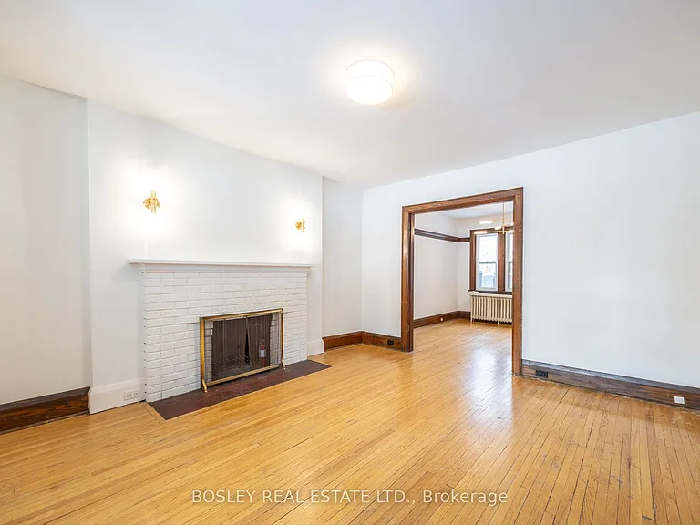 88 Manor Rd E — Photo 6