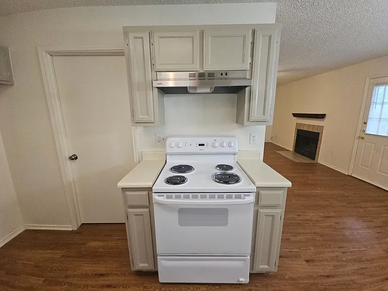 7614 April Ct — Photo 10