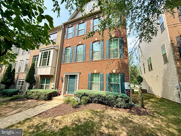 8912 Tower Pl — Photo 2