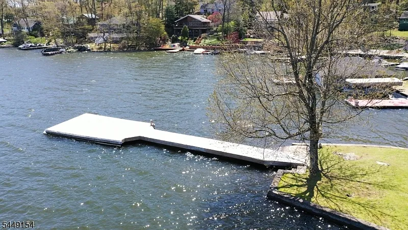 3 bed, 2.0 bath, $5,000 — Photo 2