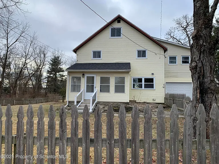 318 Simrell Rd — Photo 5