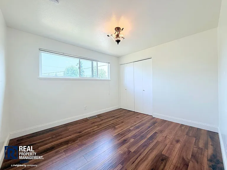1726 N Jackson Ave — Photo 23