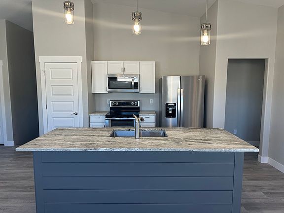 3rd image of 585 N Grand Falls Ct #D