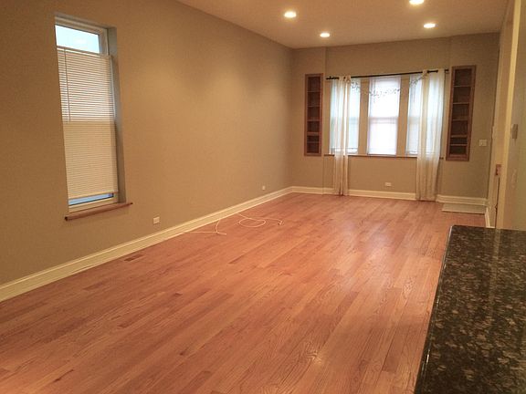 3rd image of 1321 N Artesian Ave APT 1F
