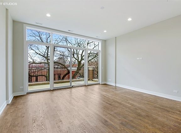 2nd image of 832 N Marshfield Ave #3