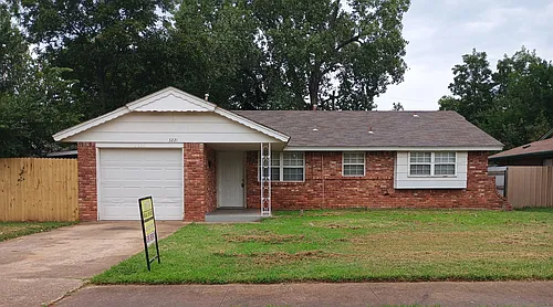 3221 Greenbrier Ter Photo 1