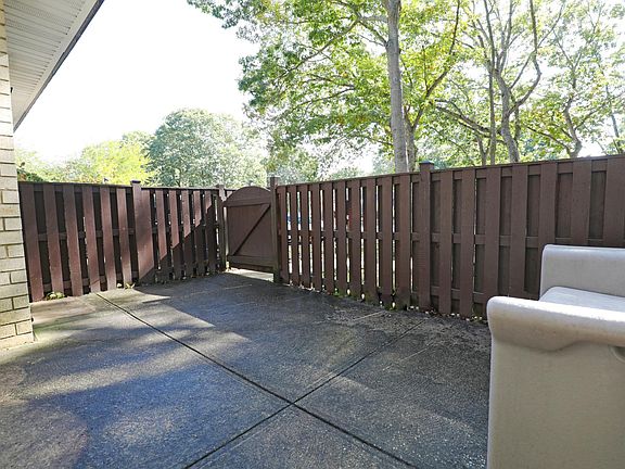 2nd image of 71 Sagamore Hills Dr