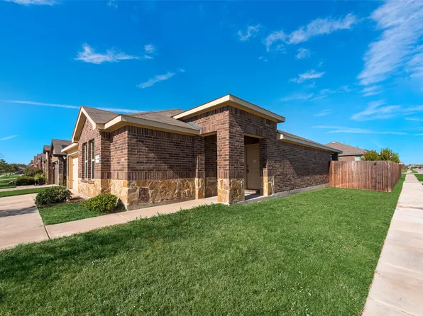 2400 Burkburnett Dr, Forney, TX 75126