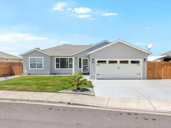 7925 Timberline Rd, White City, OR 97503