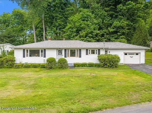 27 Ridge St, Montrose, PA 18801