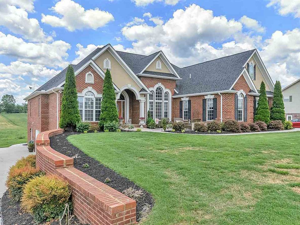 1st image of 333 Camelot Dr