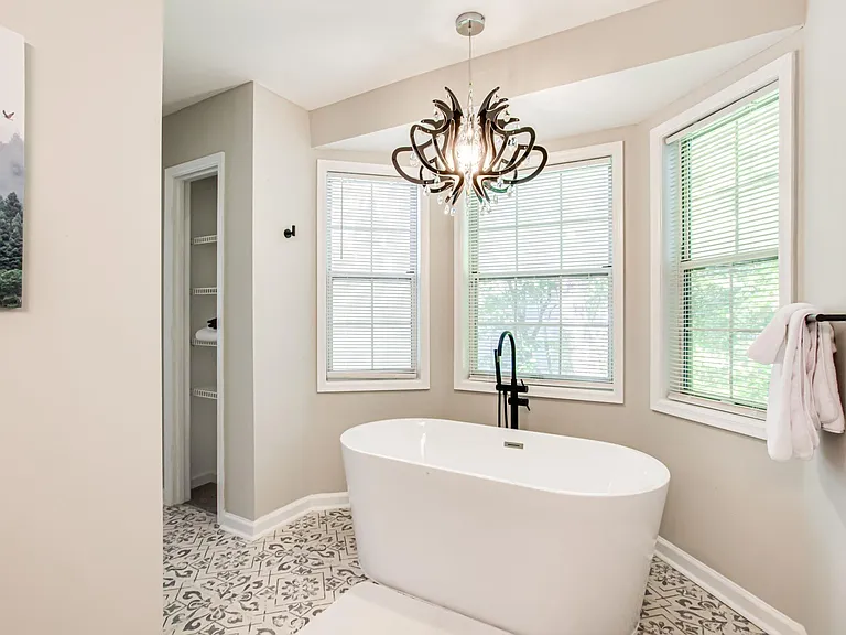 5198 Laurel Bridge Dr SE — Photo 4