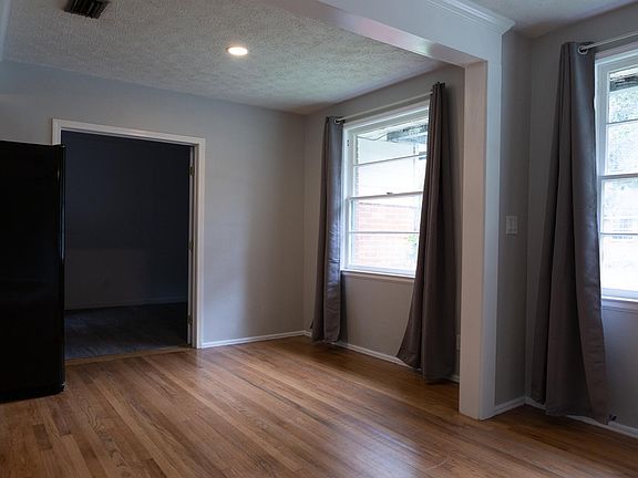 4th image of 1044 Willis Dr