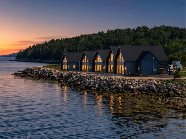 16 Compass Cove Ct, Fox Pt, NS B0J 1T0