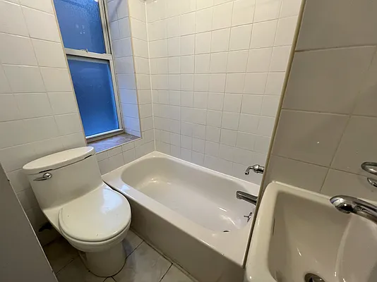 Rented by Compass | media 25