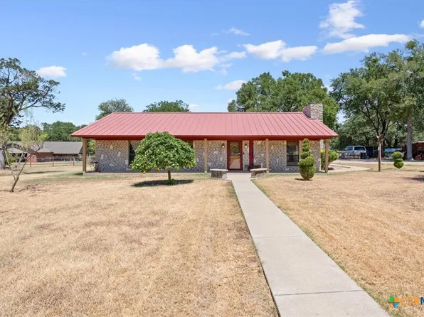105 Windy Ln, Gatesville, TX 76528