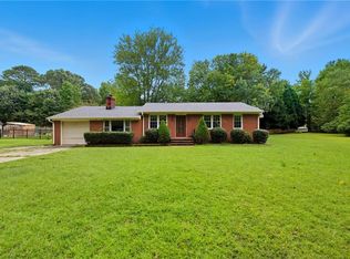 123 Kirby Ln, Yorktown, VA 23693