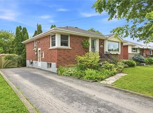 241 E 44th St, Hamilton, ON L8T 3H7