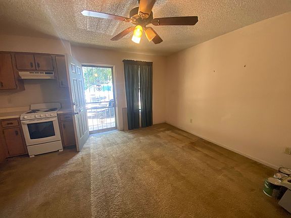4th image of 1416 Marketplace Dr #1