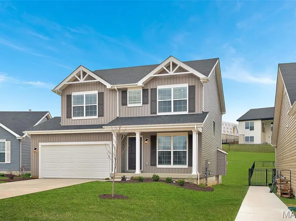 360 Winding Bluffs Ct, Fenton, MO 63026