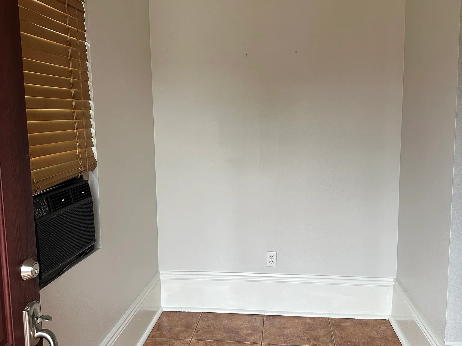 2108 Hero Dr — Photo 2
