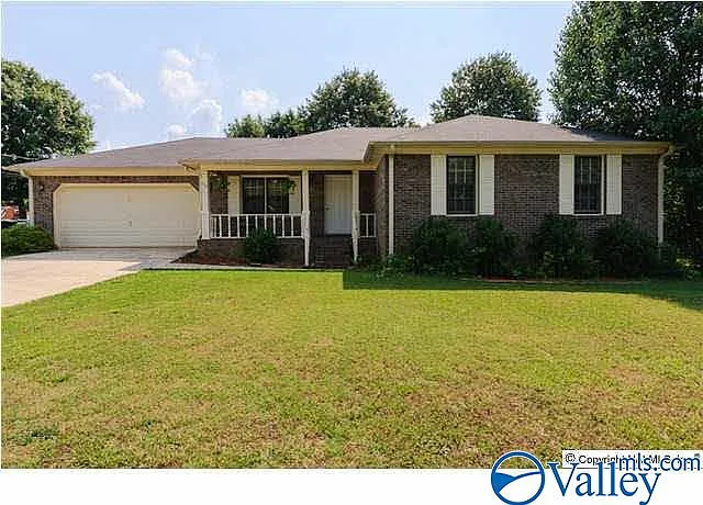 127 Frankie Ln — Photo 1