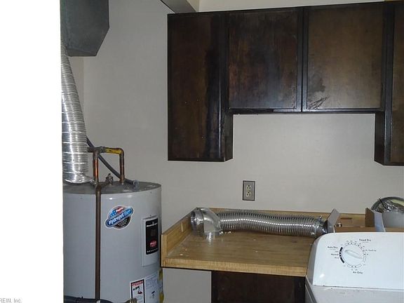 4th image of 1330 Sierra Dr