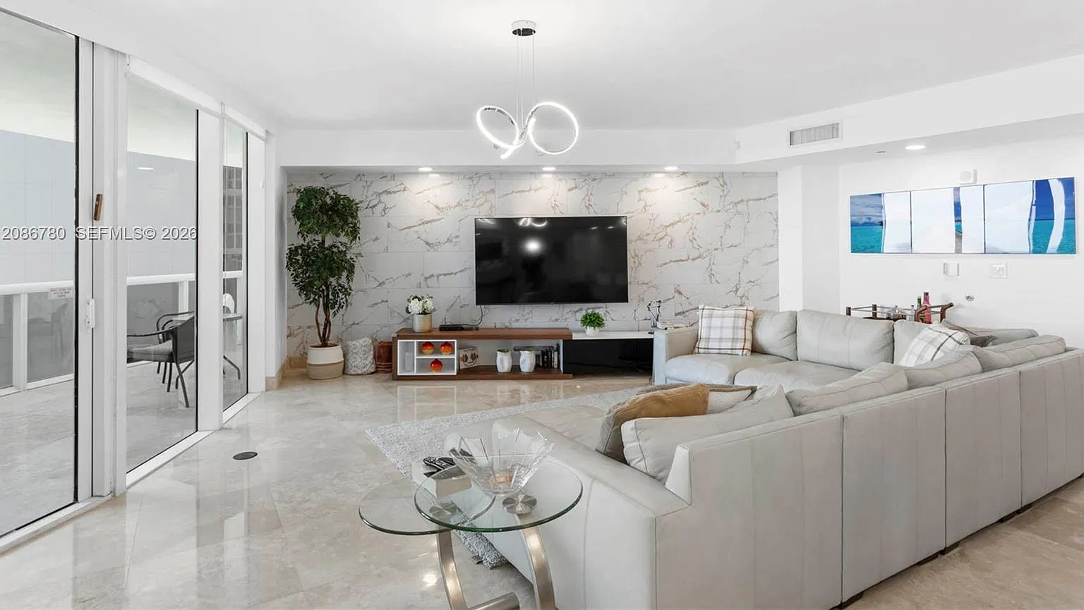 Ocean Four Condo — Photo 2