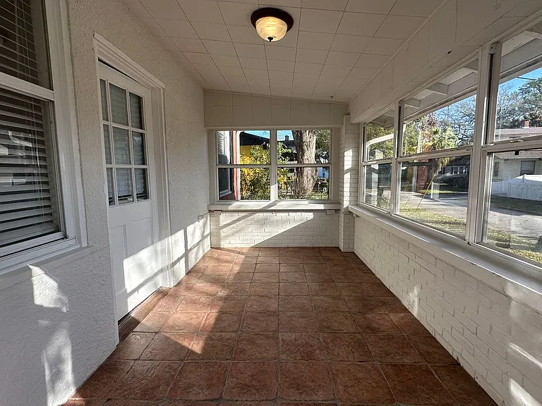 1824 Perry Pl — Photo 3