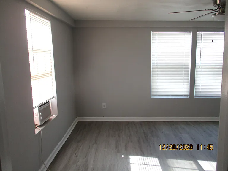 910 37th St #2 — Photo 7