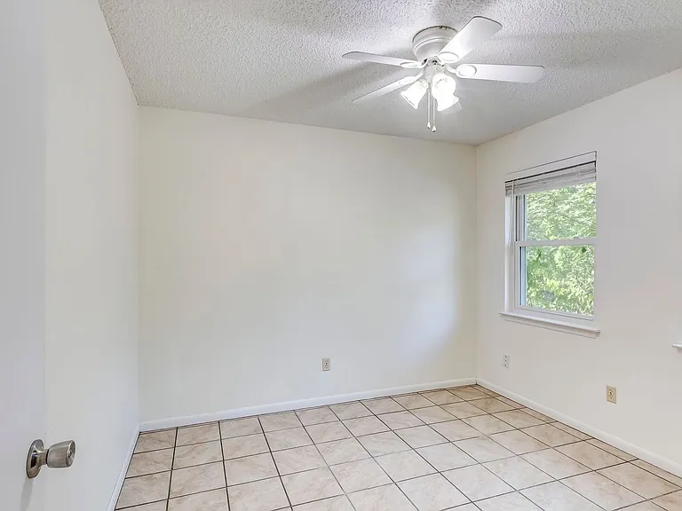 2404 Andover Dr — Photo 22