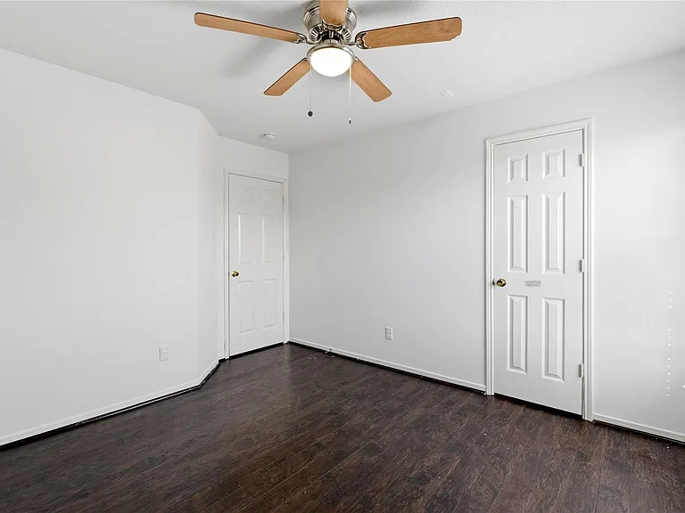 18427 Grove Brook Ln — Photo 37
