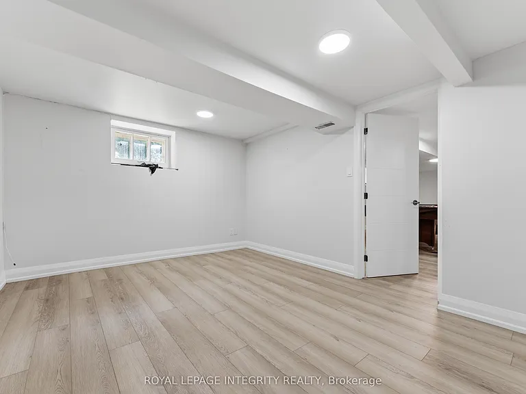 1873 Fairbanks Ave — Photo 29