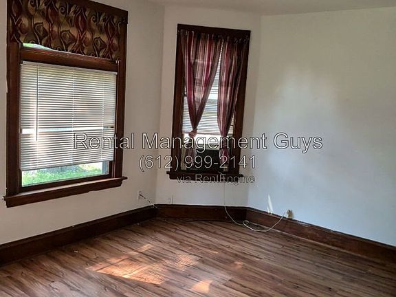 2nd image of 584 Magnolia Ave E APT 1