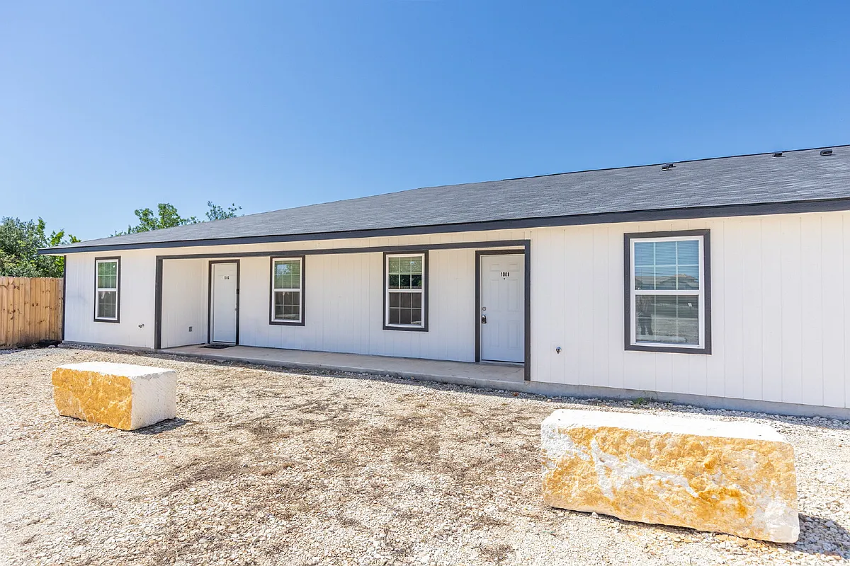 Building Photo - 1010 County Road 4516 #1008
