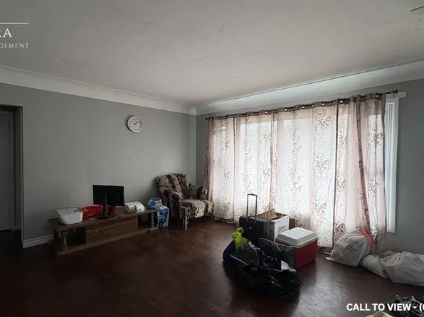 64 Beaucourt Rd #1, Hamilton, ON L8S 2R3