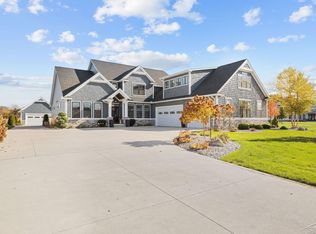 8898 N Meadows Ct, Freeland, MI 48623