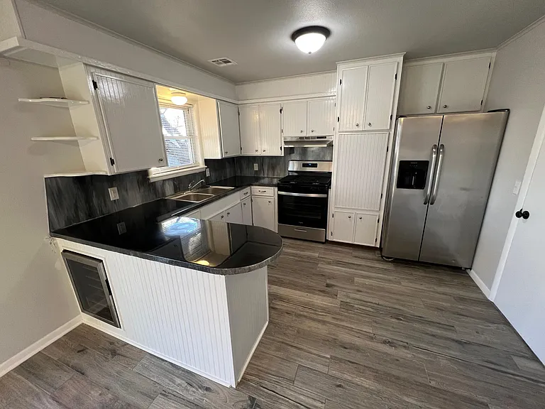 10320 E 21st Pl — Photo 2