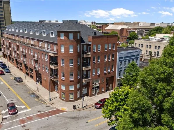 360 S Elm St APT 110, Greensboro, NC 27401