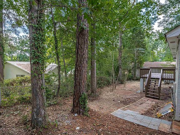 5th image of 409 Lewes Cir