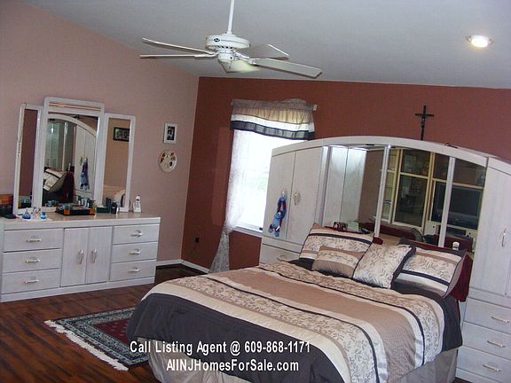 3 Talon Ct Sewell, NJ 08080