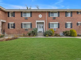 200 Merrick Road #I, Amityville, NY 11701