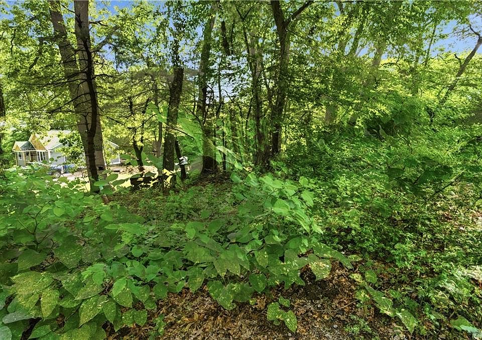 2nd image of 38 Summit Rd
