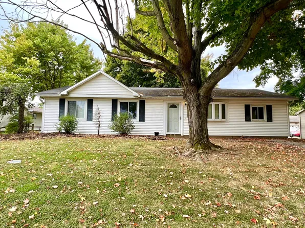 3152 Cypress Bend Dr, Newark, OH 43055